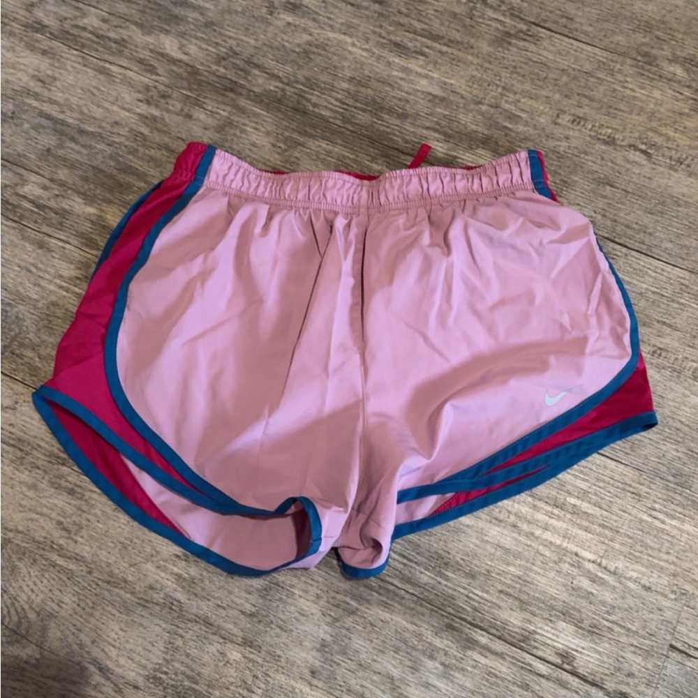 Nike shorts size medium